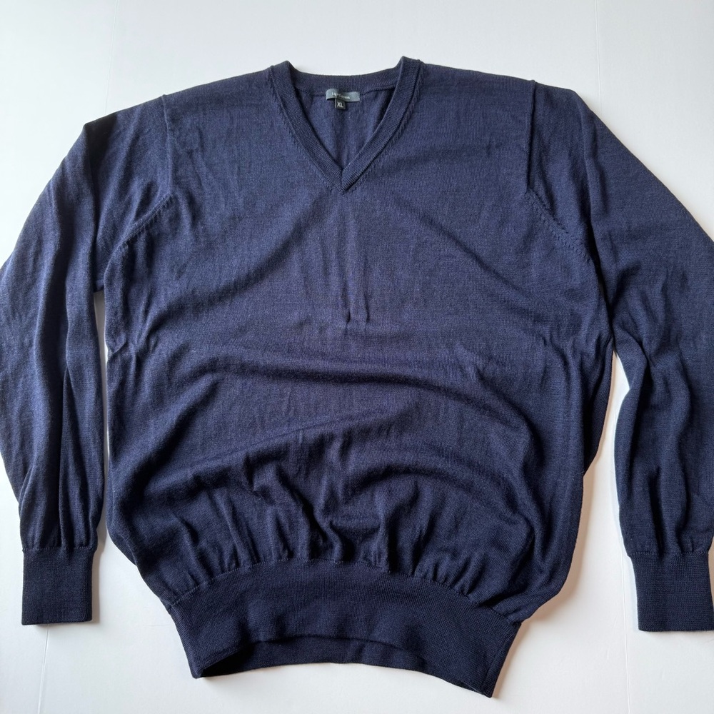 Turtleson Extra Fine Merino Wool V-Neck Sweater in Deep Blue XL
